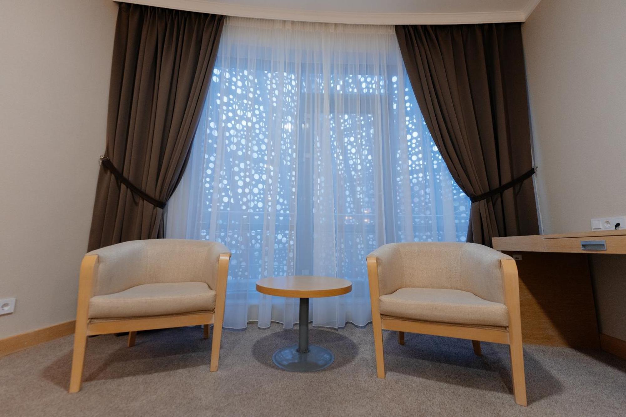 Alau Hotel Αστάνα Εξωτερικό φωτογραφία