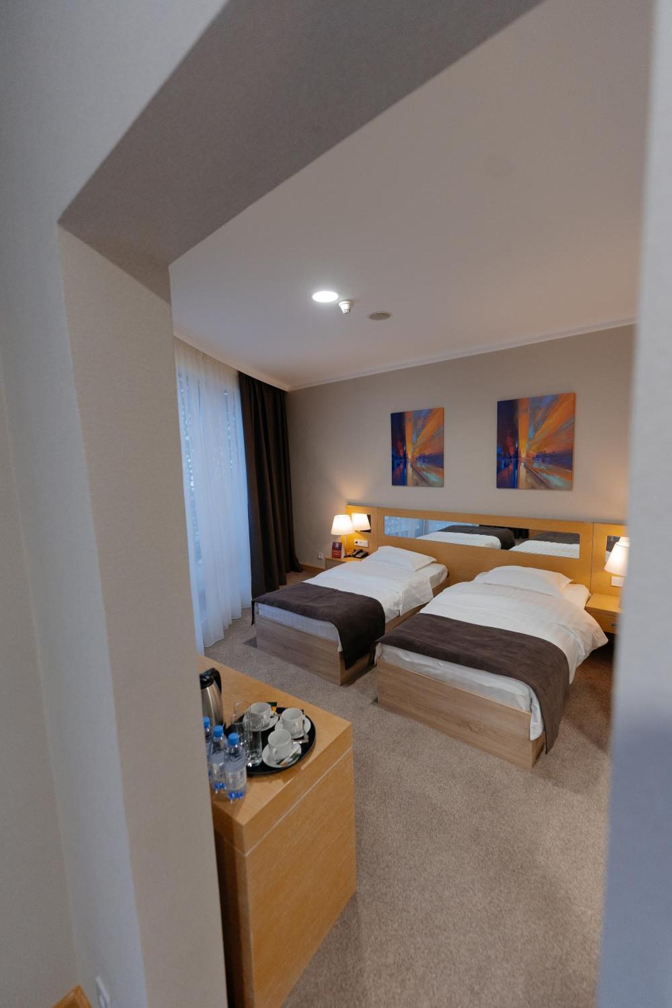Alau Hotel Αστάνα Εξωτερικό φωτογραφία