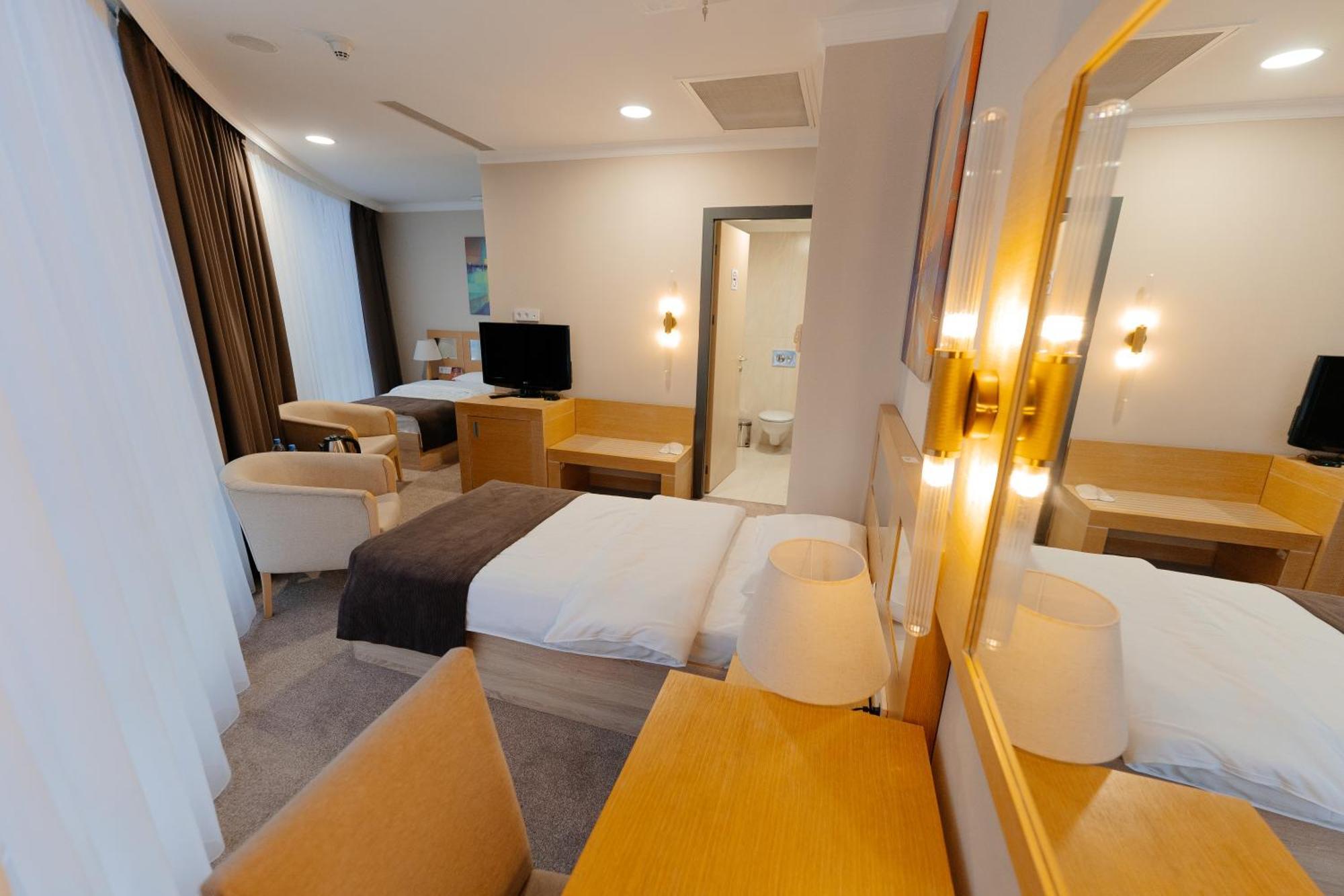 Alau Hotel Αστάνα Εξωτερικό φωτογραφία