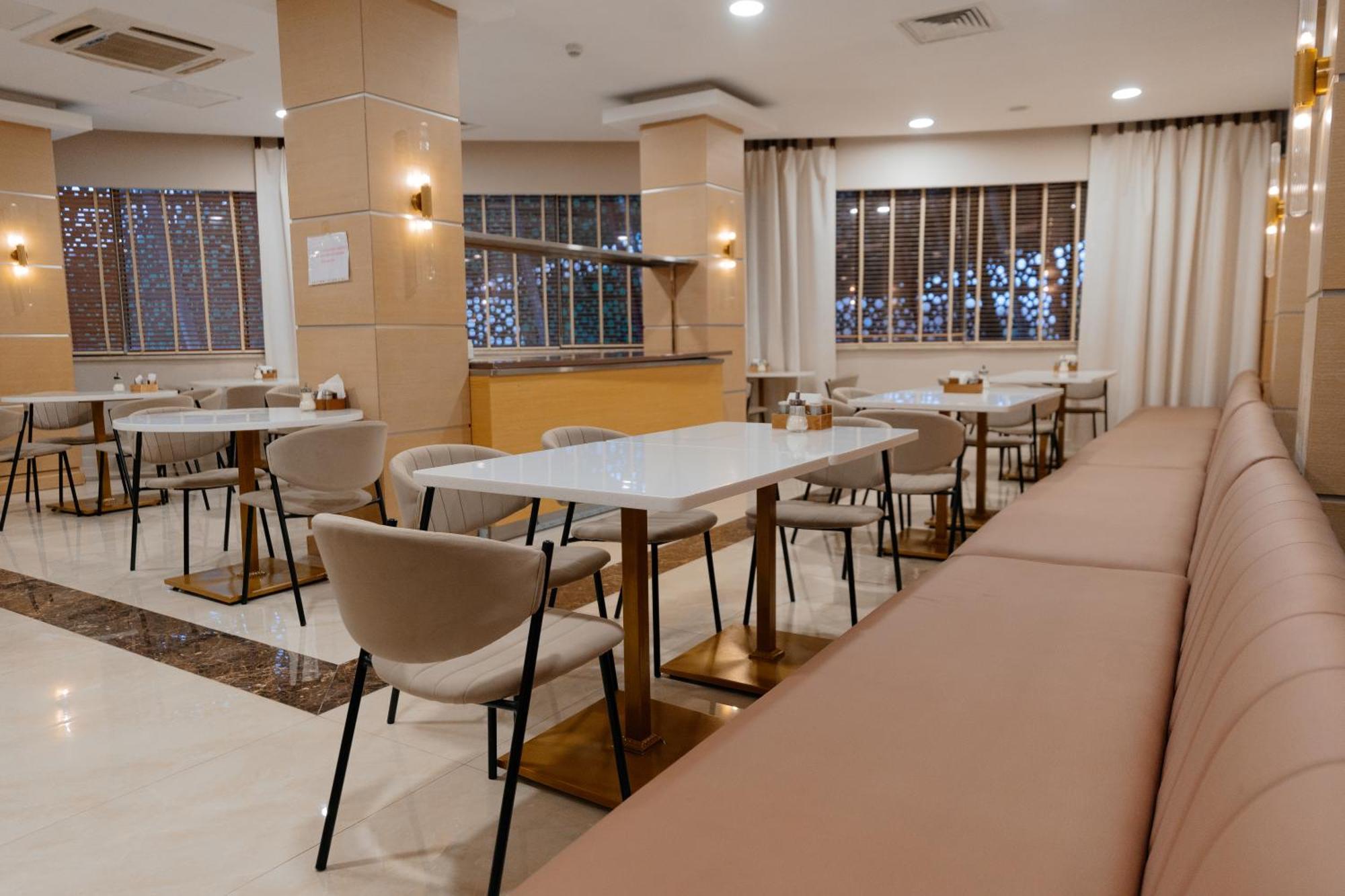 Alau Hotel Αστάνα Εξωτερικό φωτογραφία