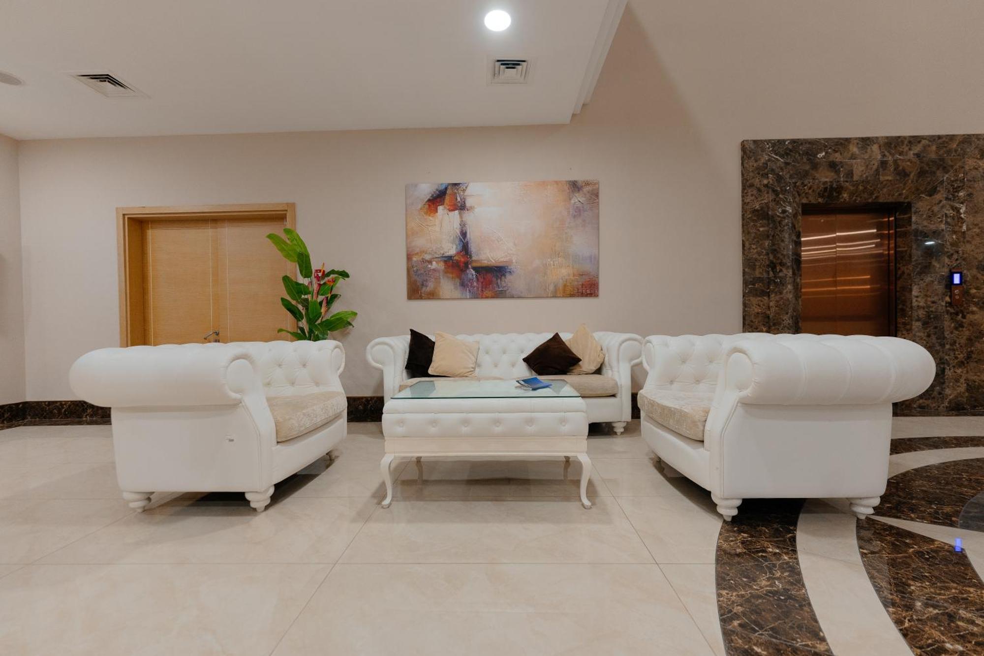 Alau Hotel Αστάνα Εξωτερικό φωτογραφία