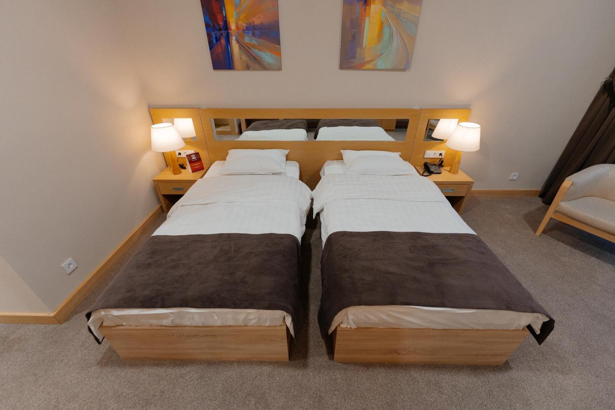 Alau Hotel Αστάνα Εξωτερικό φωτογραφία
