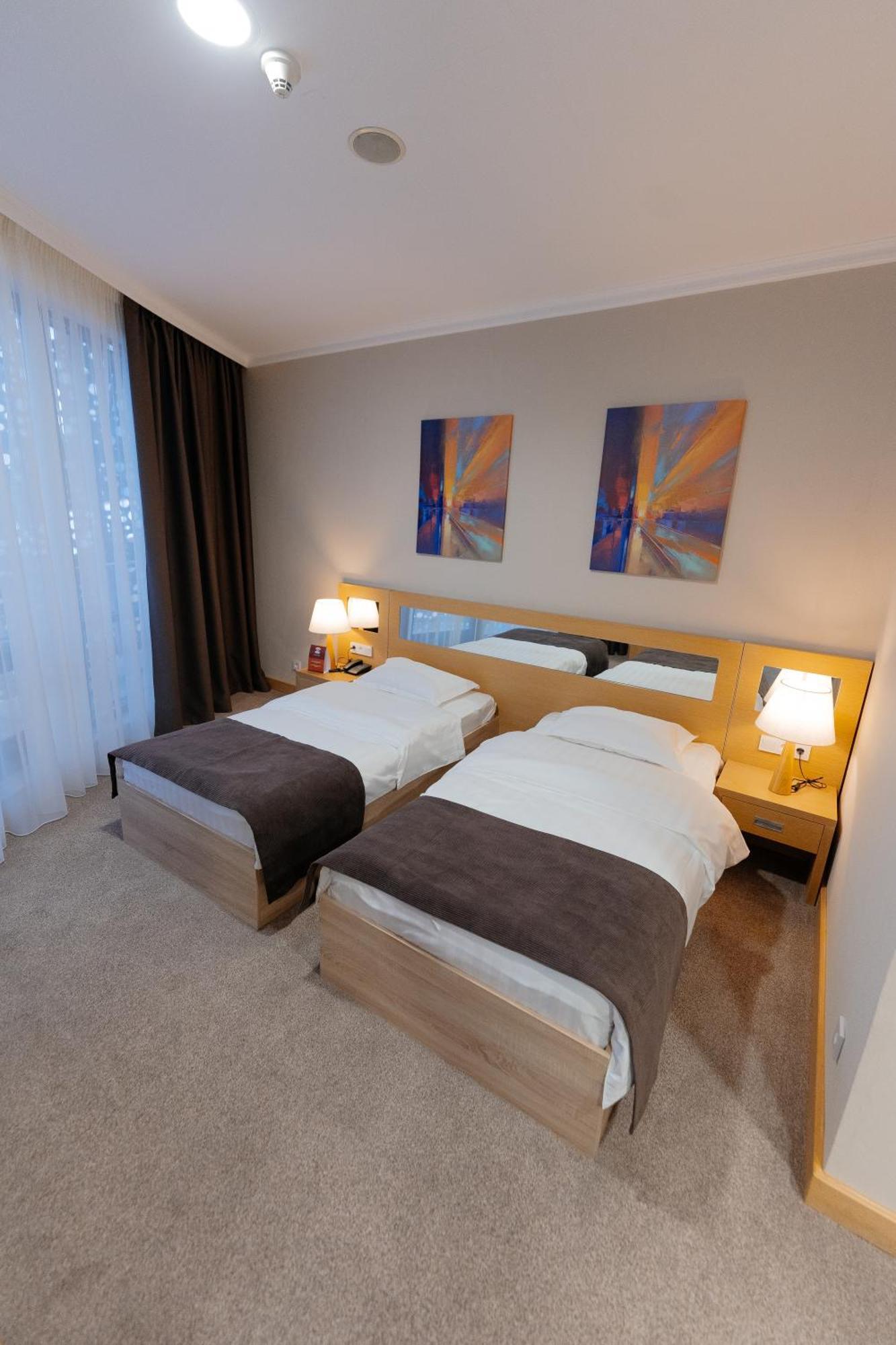 Alau Hotel Αστάνα Εξωτερικό φωτογραφία