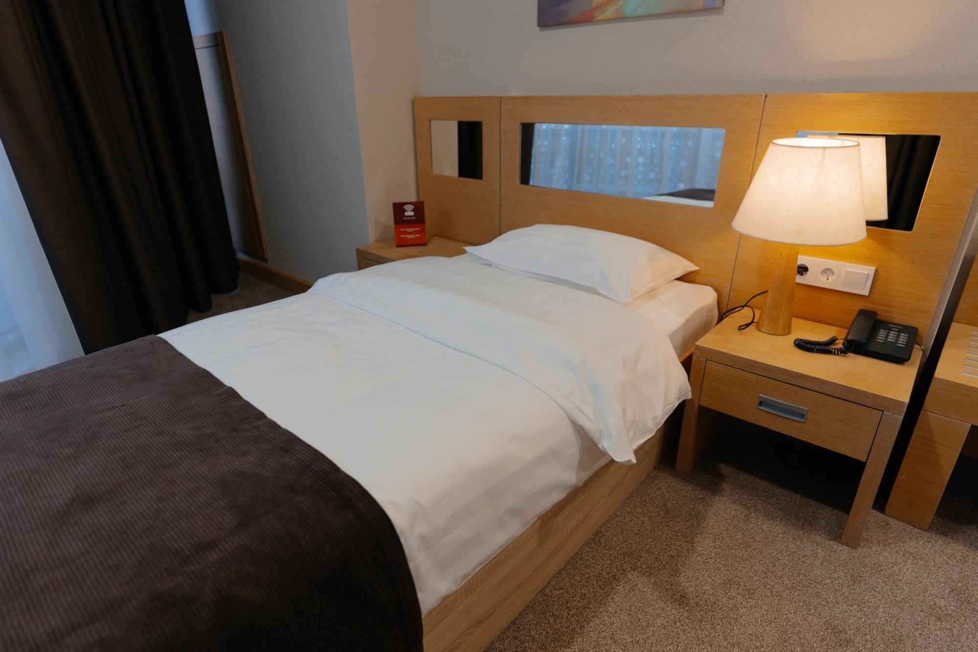 Alau Hotel Αστάνα Εξωτερικό φωτογραφία
