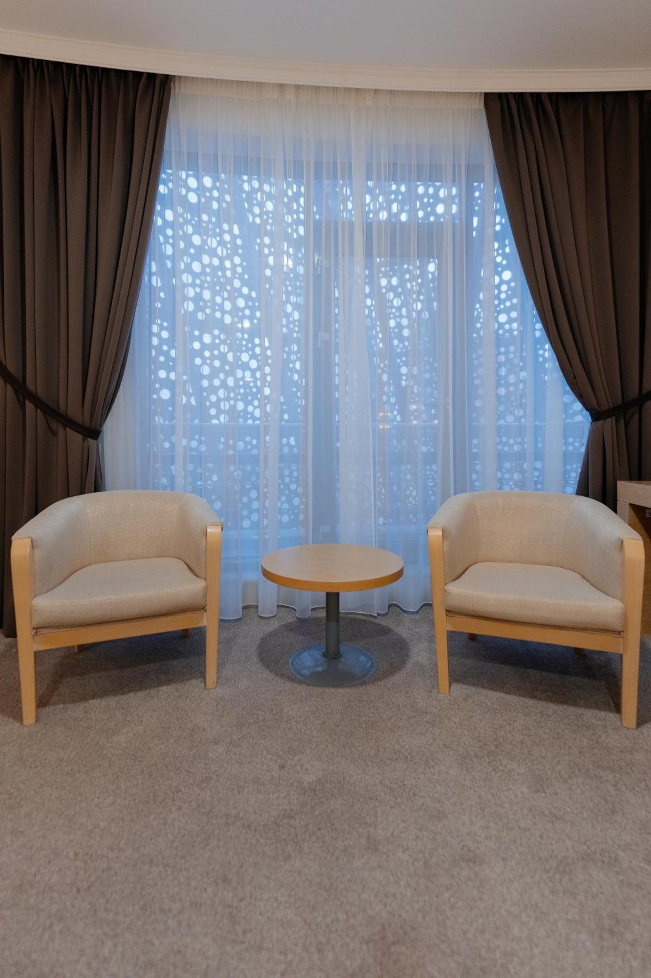 Alau Hotel Αστάνα Εξωτερικό φωτογραφία