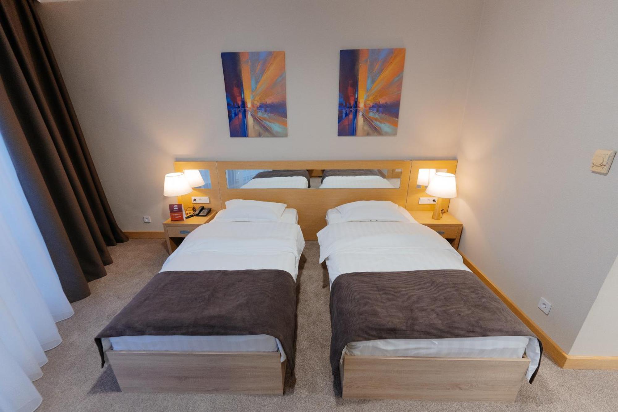 Alau Hotel Αστάνα Εξωτερικό φωτογραφία