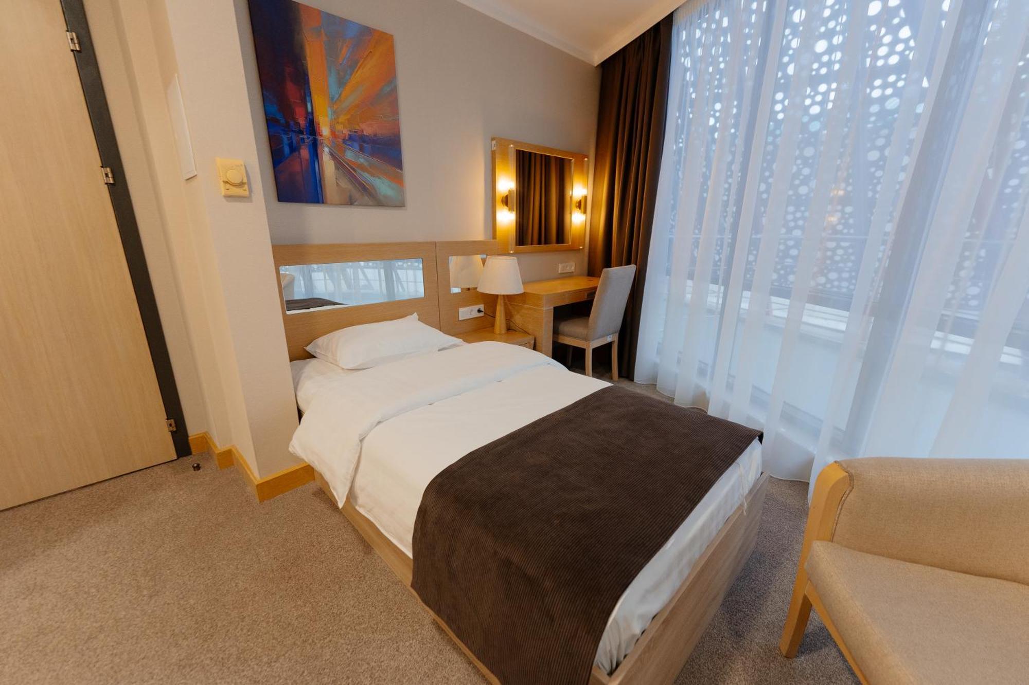 Alau Hotel Αστάνα Εξωτερικό φωτογραφία