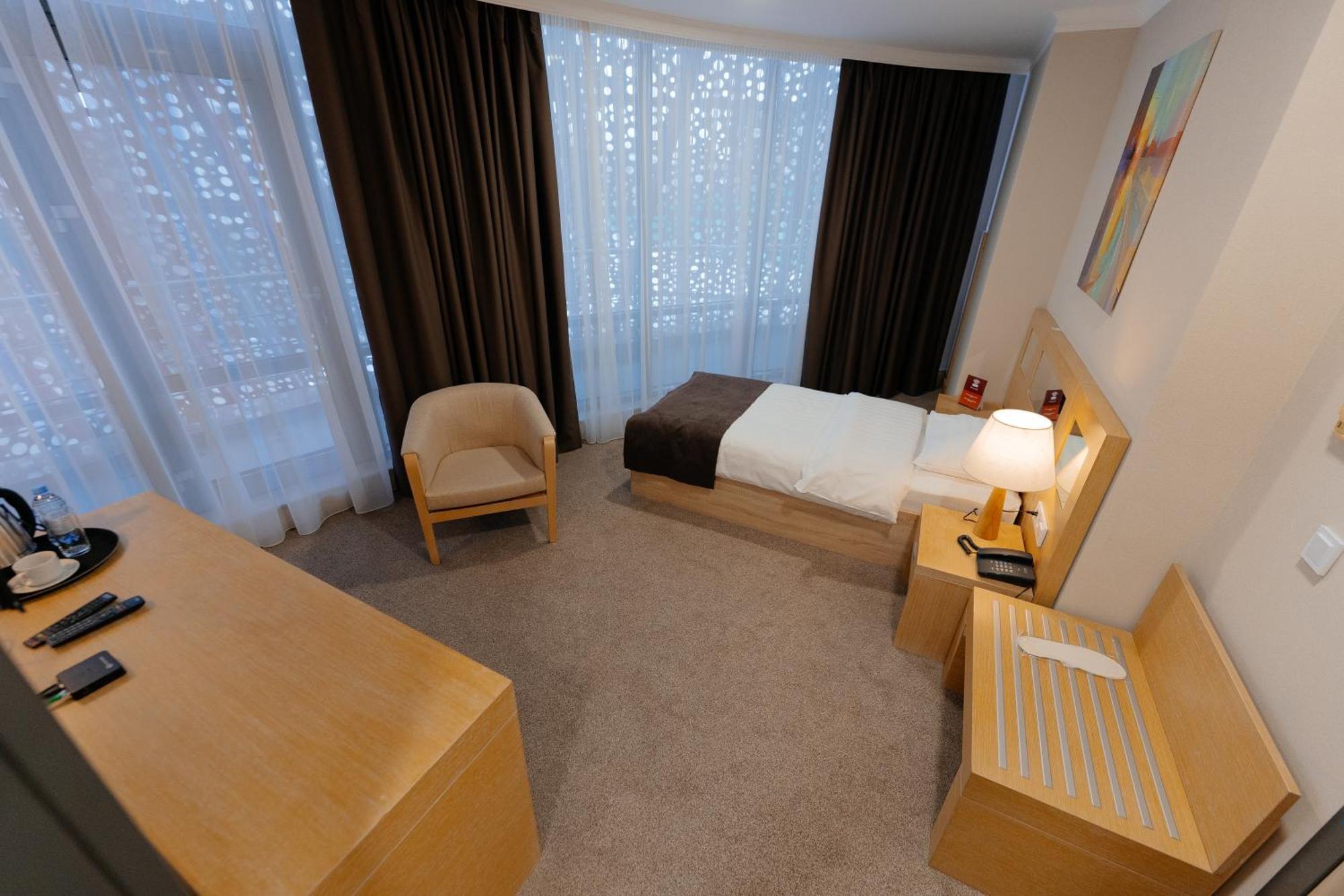 Alau Hotel Αστάνα Εξωτερικό φωτογραφία