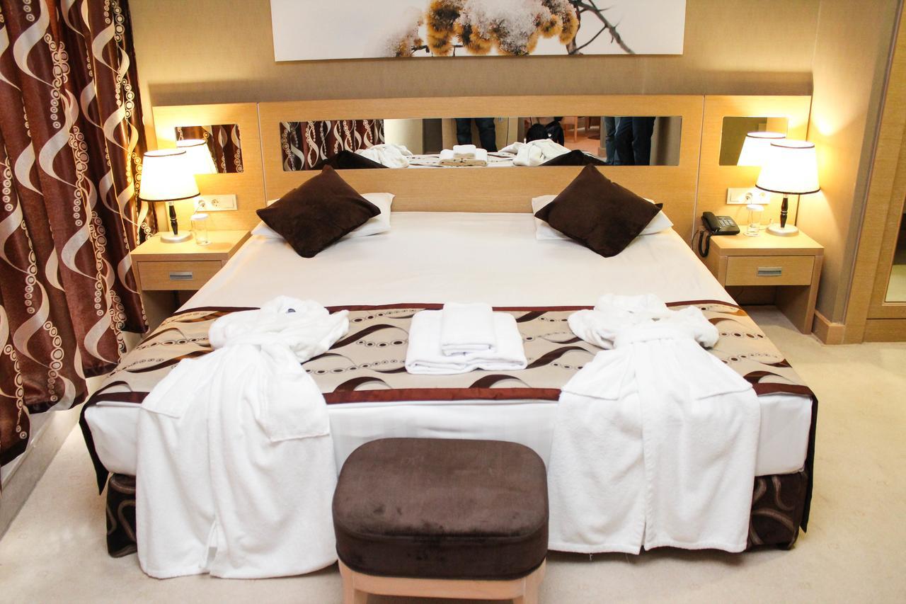 Alau Hotel Αστάνα Εξωτερικό φωτογραφία