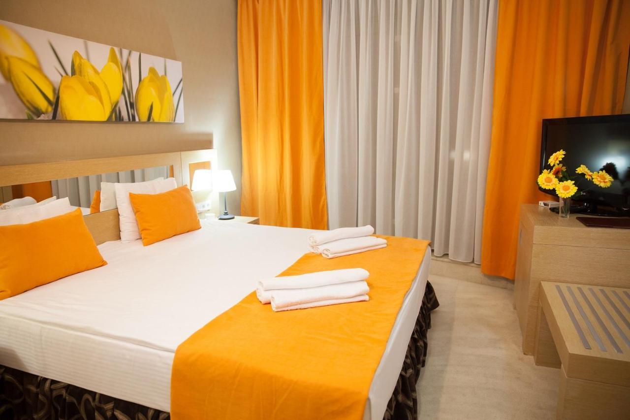 Alau Hotel Αστάνα Εξωτερικό φωτογραφία