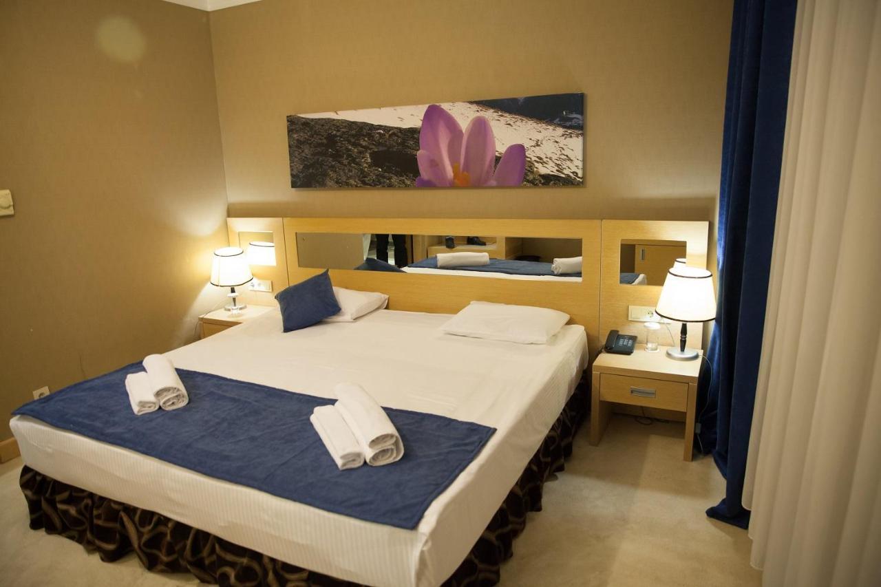Alau Hotel Αστάνα Εξωτερικό φωτογραφία