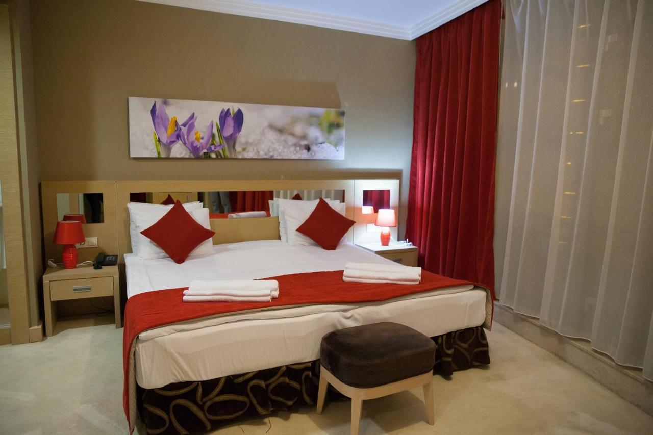 Alau Hotel Αστάνα Εξωτερικό φωτογραφία